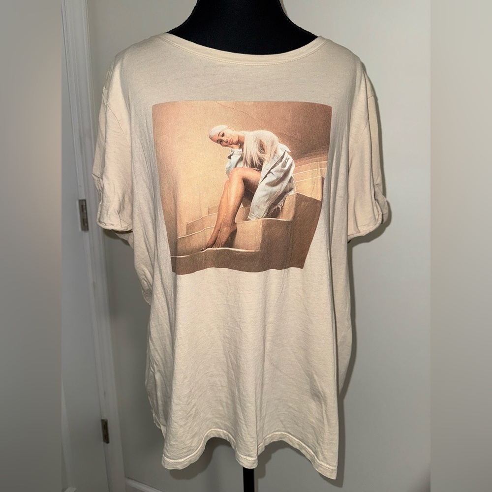 Ariana Grande graphic tee